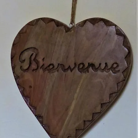 Du Hameau D'amignie * Vernay
